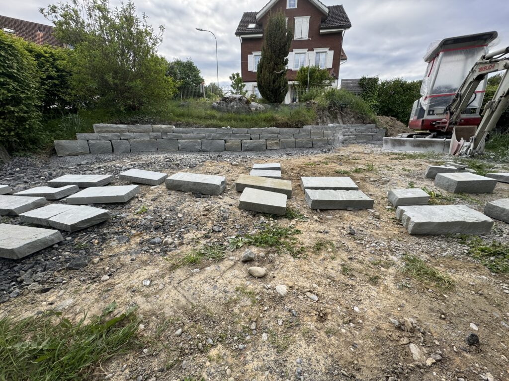 Sandsteinmauer bald fertig Unser Blick über den Bodensee
