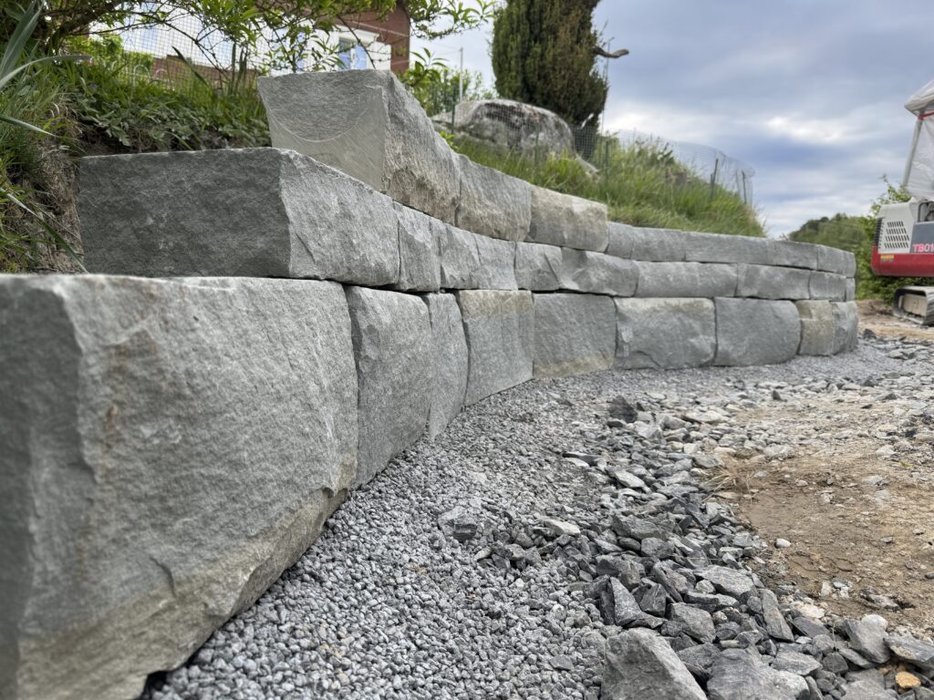 Sandsteinmauer bald fertig Unser Blick über den Bodensee